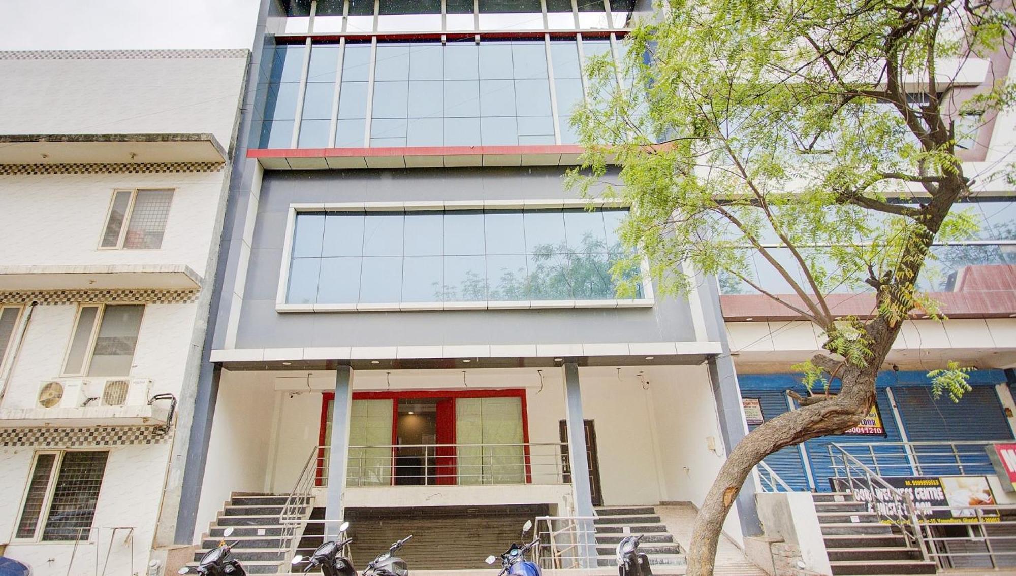 Townhouse Townhouse Atal Chowk Indirapuram 加济阿巴德 外观 照片